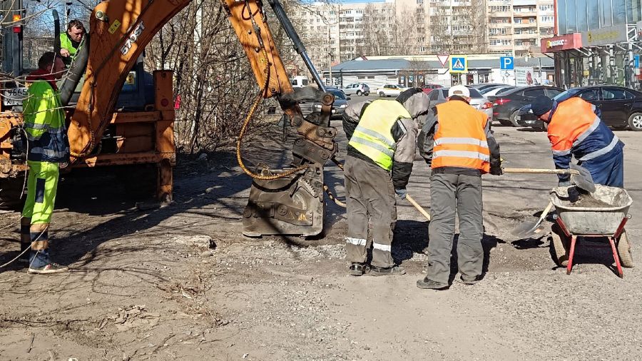 Михаил Евраев поручил в короткие сроки ликвидировать аварийные ямы на дорогах Ярославской области