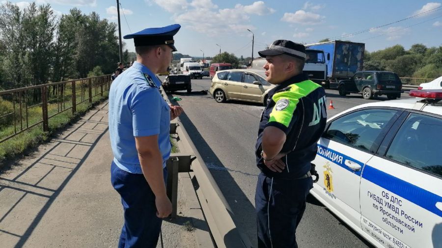 Прокуратура взяла на контроль результаты проверки по факту ДТП на Суринском путепроводе в Ярославле