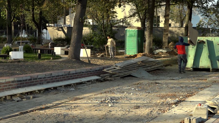 В Ярославле вновь сорваны сроки благоустройства скверов на площади Труда