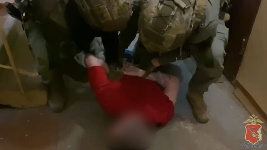 Двух жителей Ярославля задержали за поджог иномарки
