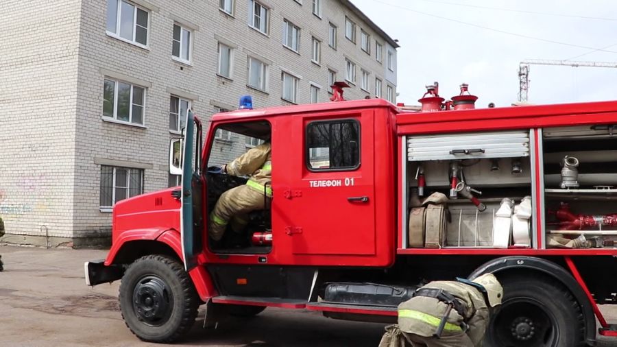 Спасатели Ярославской области провели соревнования по боевому развертыванию