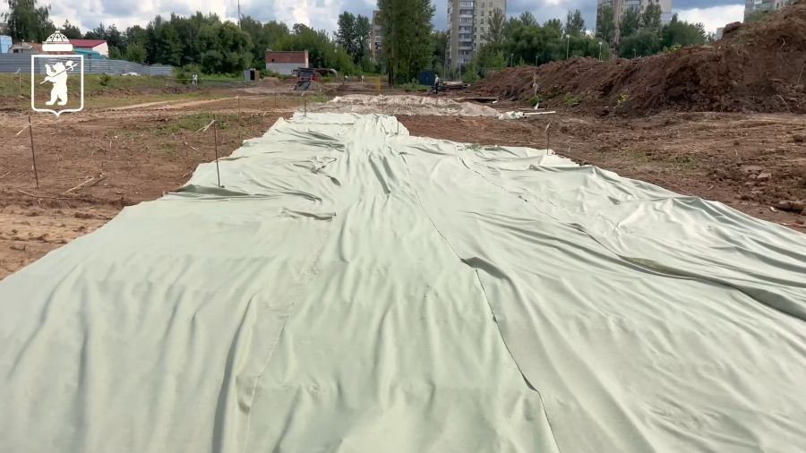 В Ярославле на аллее имени Ивана Ткаченко готовят основание под тротуар