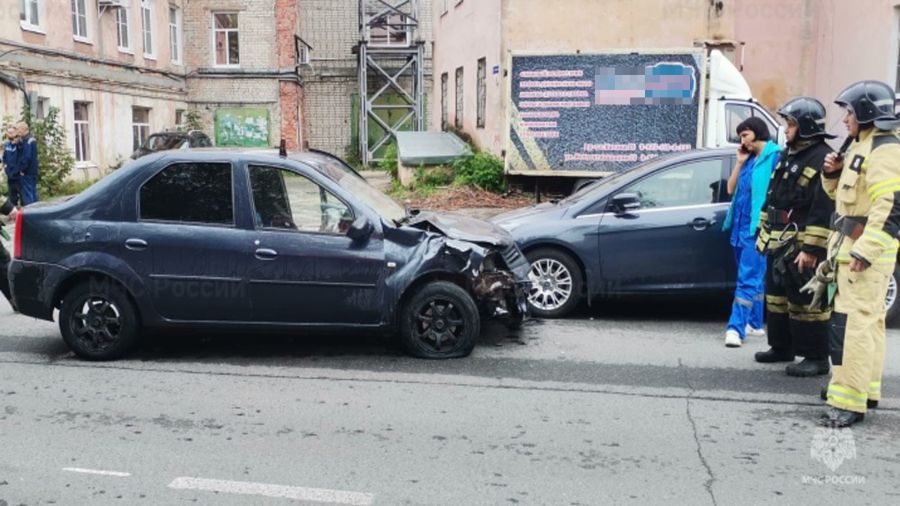 В Рыбинске в массовом ДТП пострадали два человека