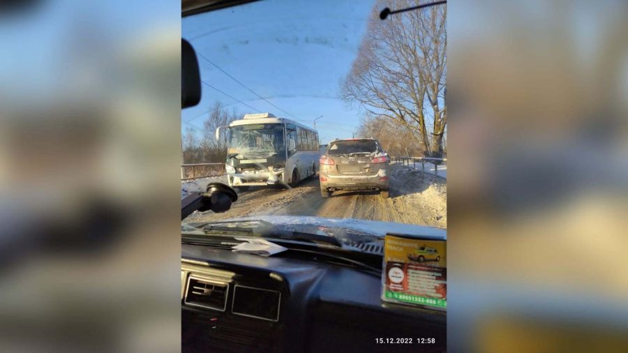 В Рыбинском районе в массовом ДТП с автобусом пострадала женщина