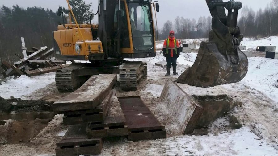 В Мышкинском районе из-за ремонта моста через Сутку возвели временную переправу и сделали объездную дорогу