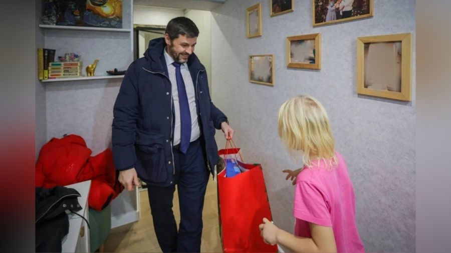 Глава Рыбинска принял участие в акции &laquo;Елка желаний&raquo;