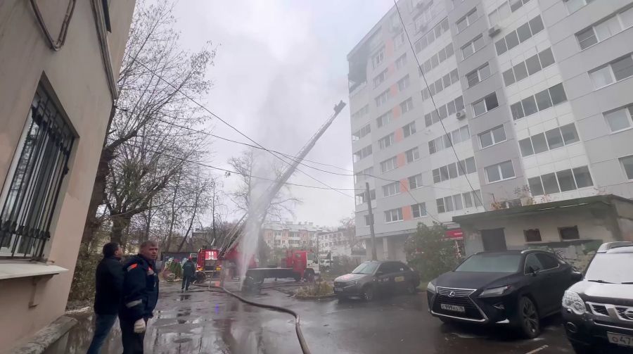 Три ребенка находились внутри: в центре Ярославля сгорела квартира многодетной семьи