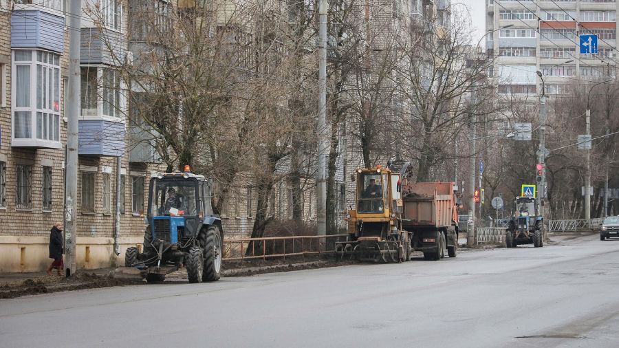 Рыбинские дорожные службы перешли на весенне-летний режим работы