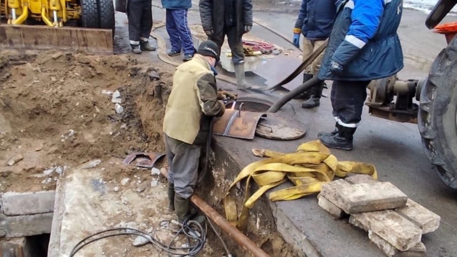 На Московском проспекте в Ярославле устранили аварию на трубопроводе
