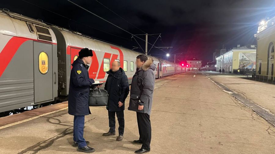 Поезд из Москвы прибыл в Ярославль с трехчасовой задержкой