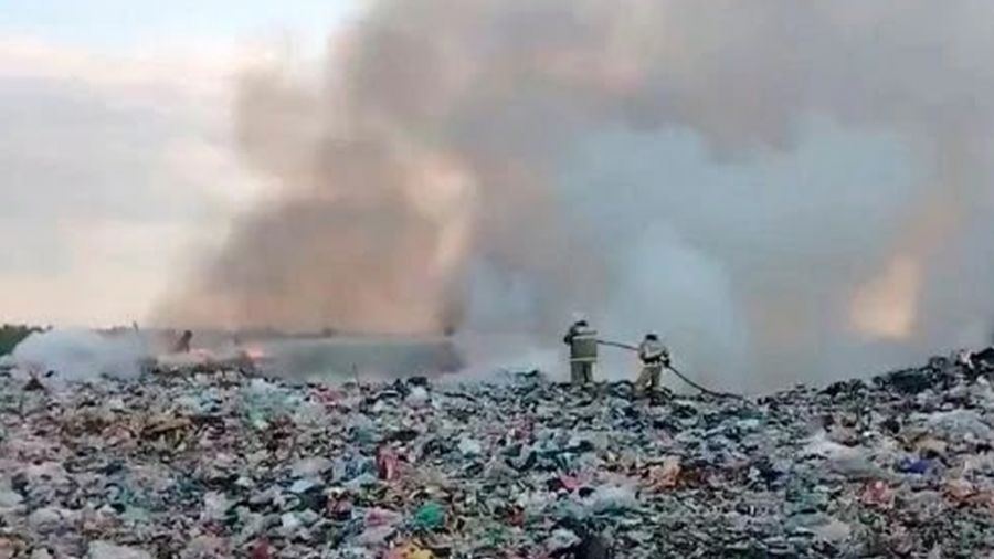 В Ростовском округе горел мусорный полигон