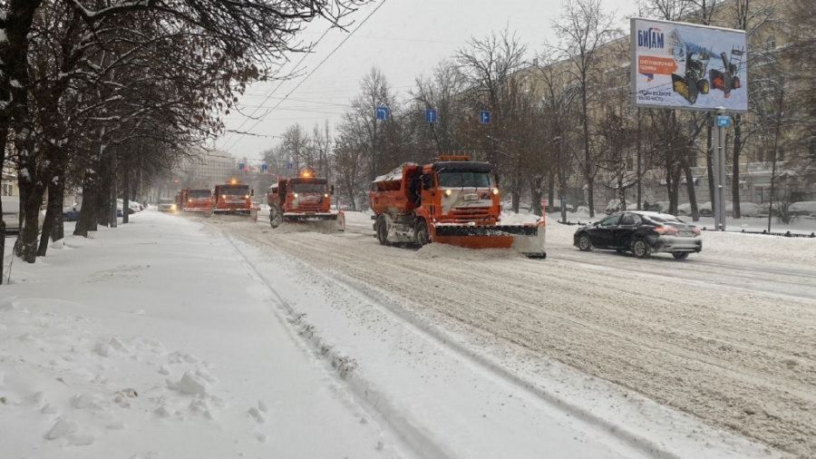 В новогодние праздники в Ярославле уборка улиц будет осуществляться круглосуточно