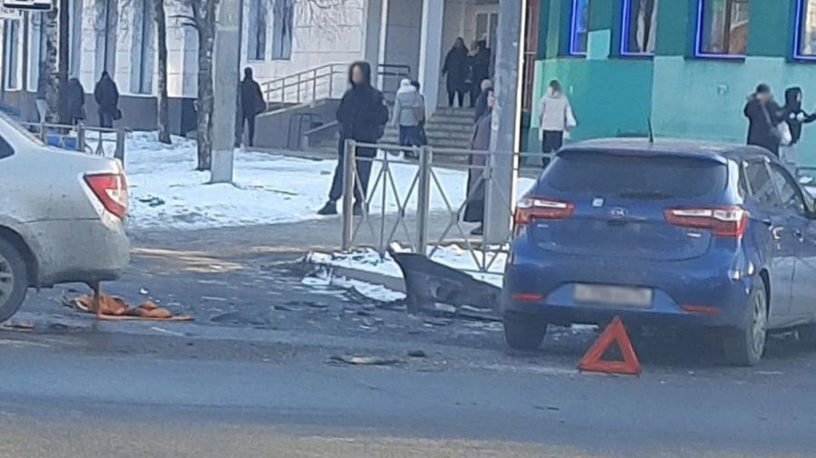 Из-за ДТП в Заволжском районе Ярославля оказался перекрыт центральный проспект