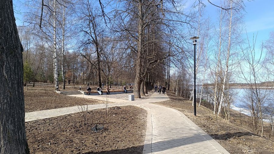 В Ярославских парках началась обработка от клещей