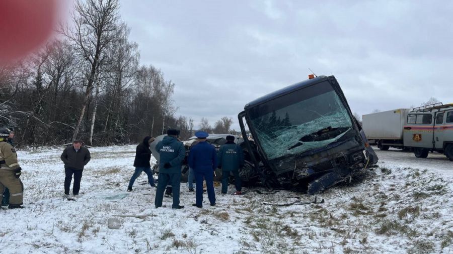 Следователи СК возбудили уголовное дело после смертельного ДТП под Переславлем с автобусом, перевозившим детей