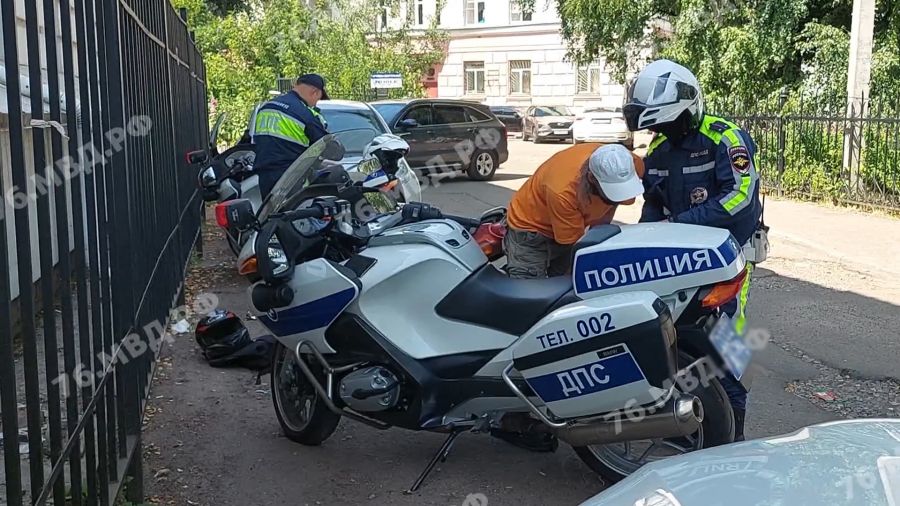 В центре Ярославля сотрудники ГИБДД остановили пьяного мотоциклиста