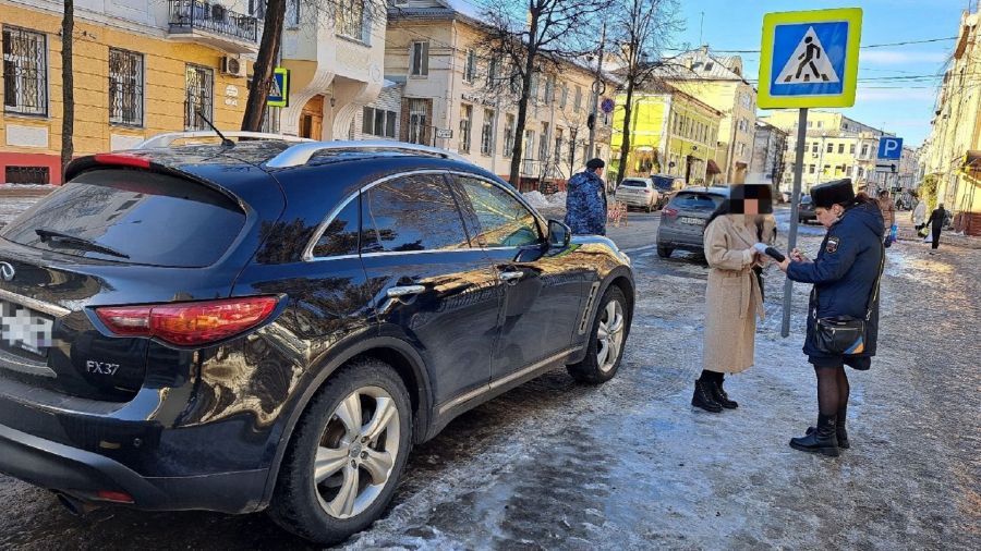 В Ярославле арест дорогостоящего авто побудил многодетную мать погасить долг по алиментам