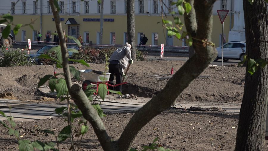 В Ярославле вновь сдвинулись сроки окончания благоустройства скверов на площади Труда