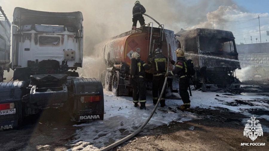 Горело два грузовика: появились новые подробности пожара на Выставочной в Ярославле