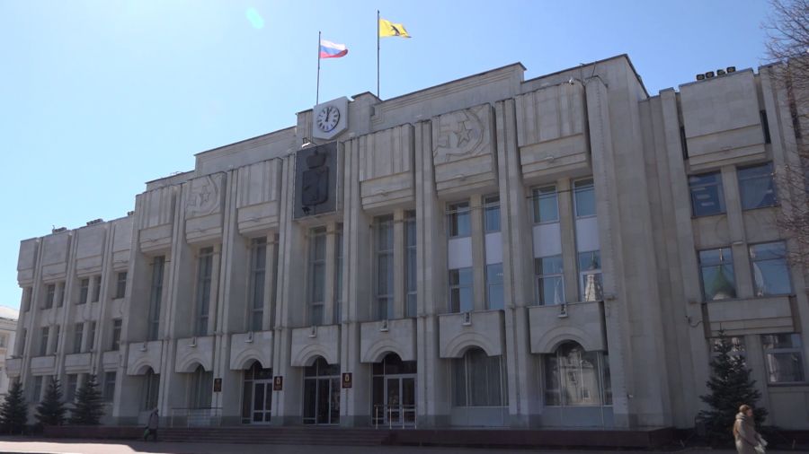 В Ярославской области начали принимать заявления от студентов-медалистов на выплату 100 тысяч рублей