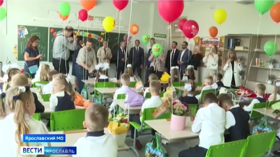 Михаил Евраев поделился впечатлениями от новых школ в Ярославском округе