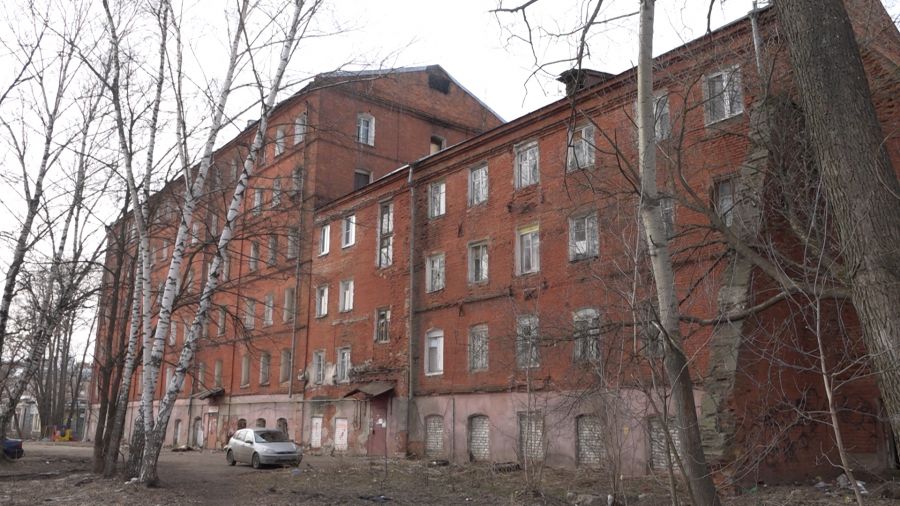 Градозащитники просят сохранить легендарный дом-крейсер в Ярославле