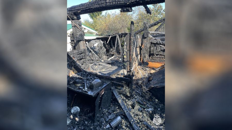 В Рыбинске при пожаре в частном доме погибли два человека