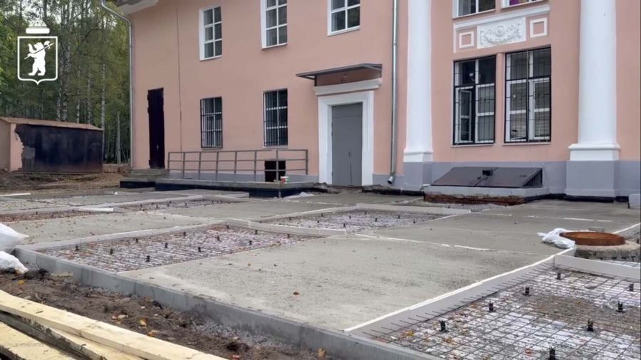 В Ярославле продолжается благоустройство территории у ДК &laquo;Гамма&raquo;