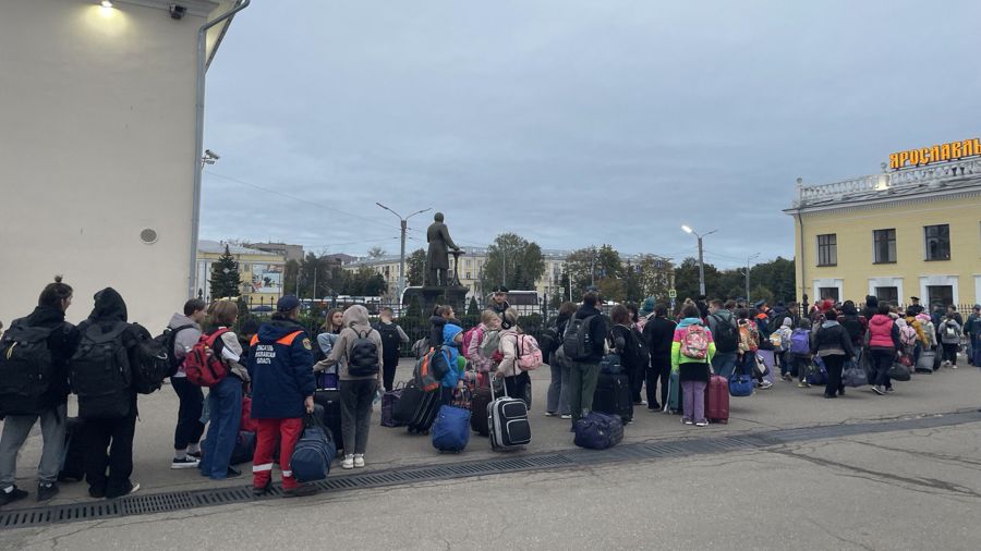 На отдых в Ярославскую область прибыли 100 детей из Луганска