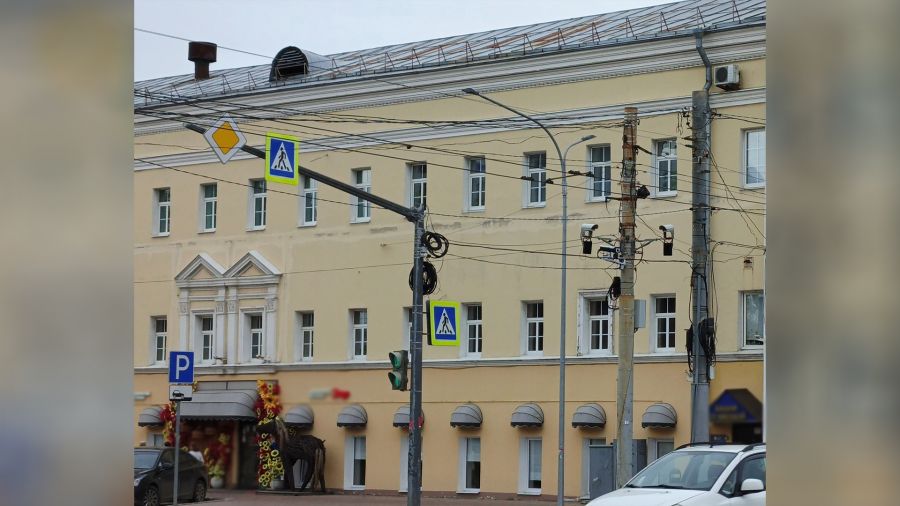 Часть Вознесенских казарм в Ярославле вновь выставили на продажу