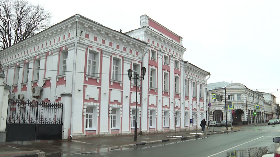 В Ярославле для ликвидации последствий ЧС в жилом доме капитально отремонтируют крышу