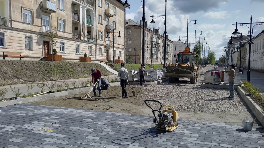 Необходимо ускорить ход работ: в Угличе проверили объекты благоустройства