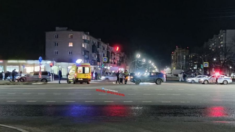 На проспекте Фрунзе в Ярославле сбили девочку-подростка
