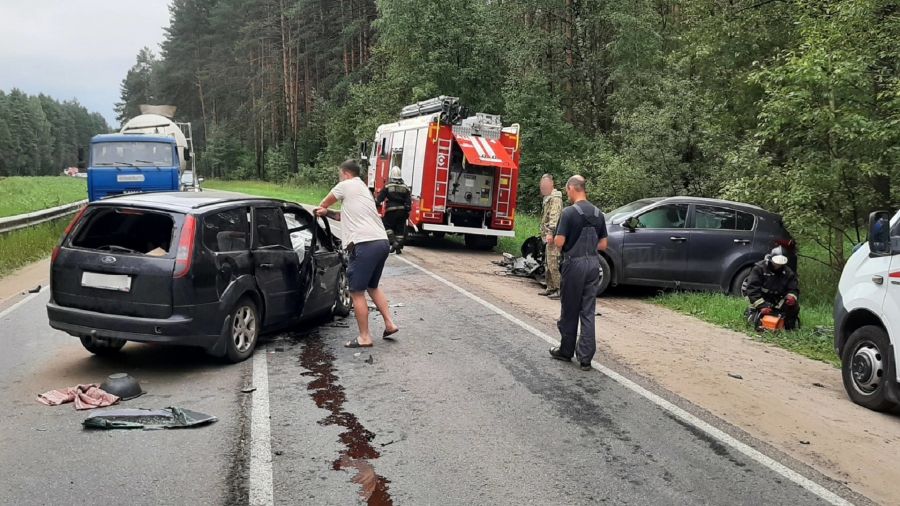 В Ярославском районе в результате столкновения двух легковушек пострадал мужчина