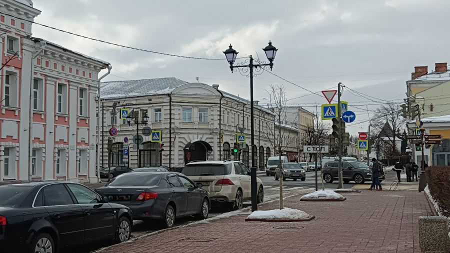 Мэр Ярославля предложил привлечь волонтеров к борьбе с незаконной расклейкой объявлений