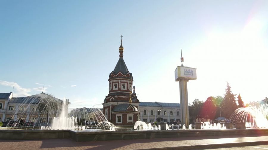 В центре Ярославля задержали купавшегося в фонтане мужчину