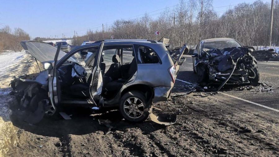 В Ярославской области в массовом ДТП пострадали четыре человека