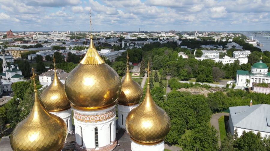 В Ярославле ограничат парковку и движение автомобилей в районе храмов и церквей