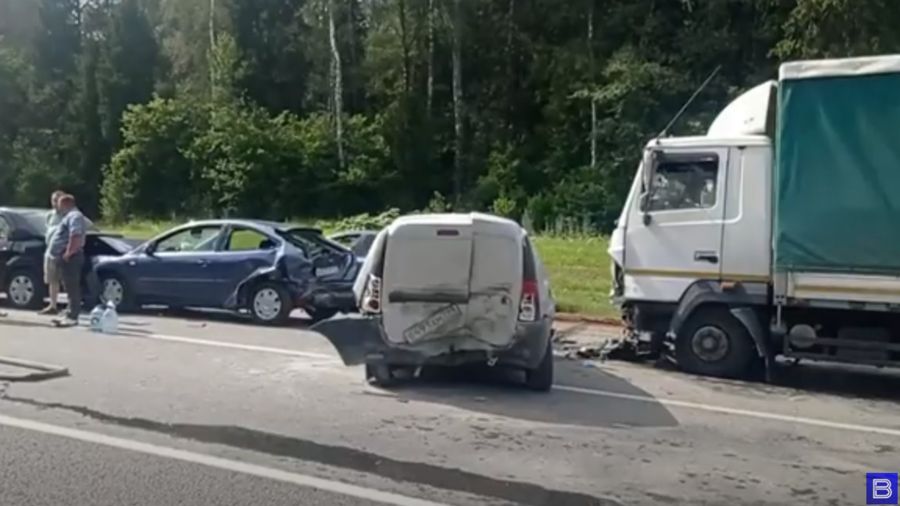 Число пострадавших в массовой аварии под Переславлем выросло до пяти