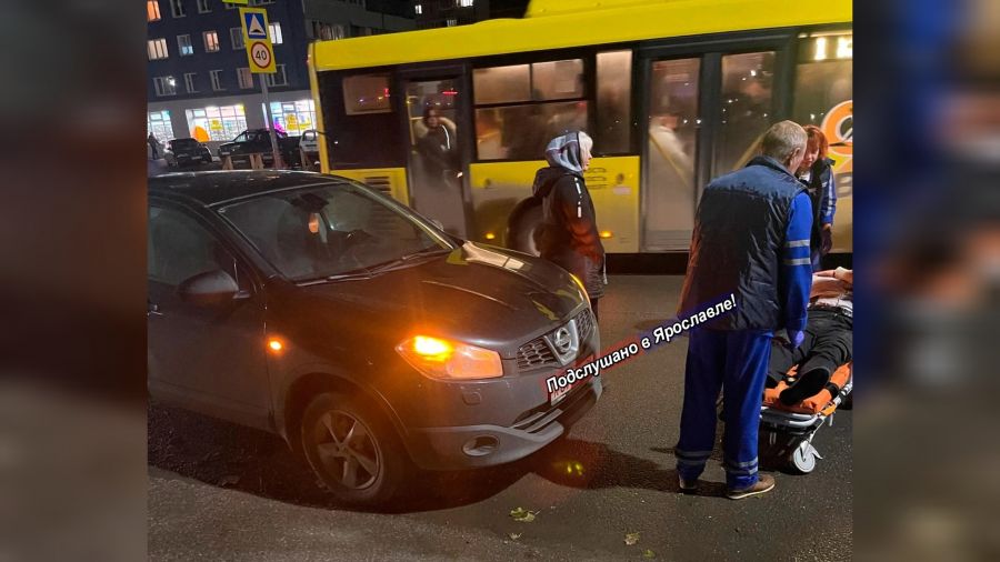 В Ярославле на пешеходном переходе сбили мужчину