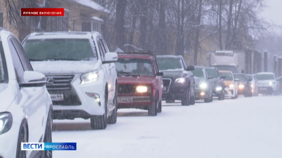 Из-за снега на дорогах Ярославля образовались 10-балльные пробки