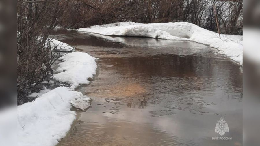 Дороги Ярославской области начало топить из-за повышения уровня воды