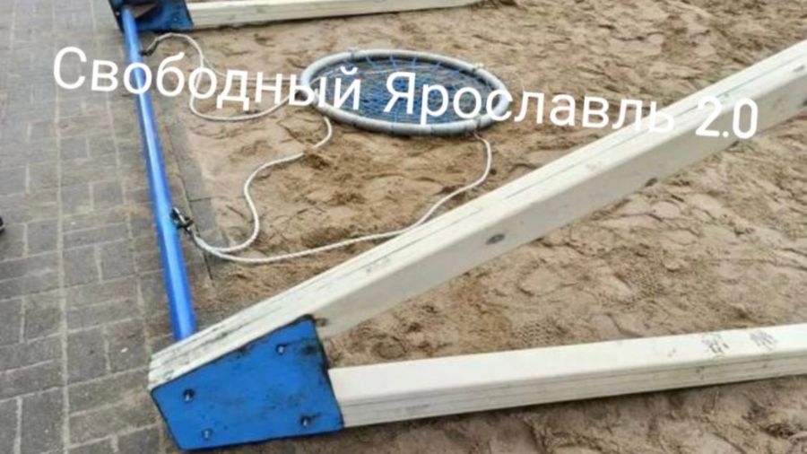 Под Ярославлем 8-летнюю девочку придавило качелями