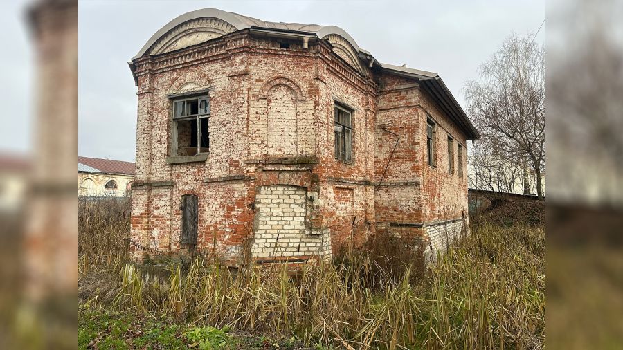Власти продали башню и сторожку Крестовоздвиженской церкви в Ростове Великом