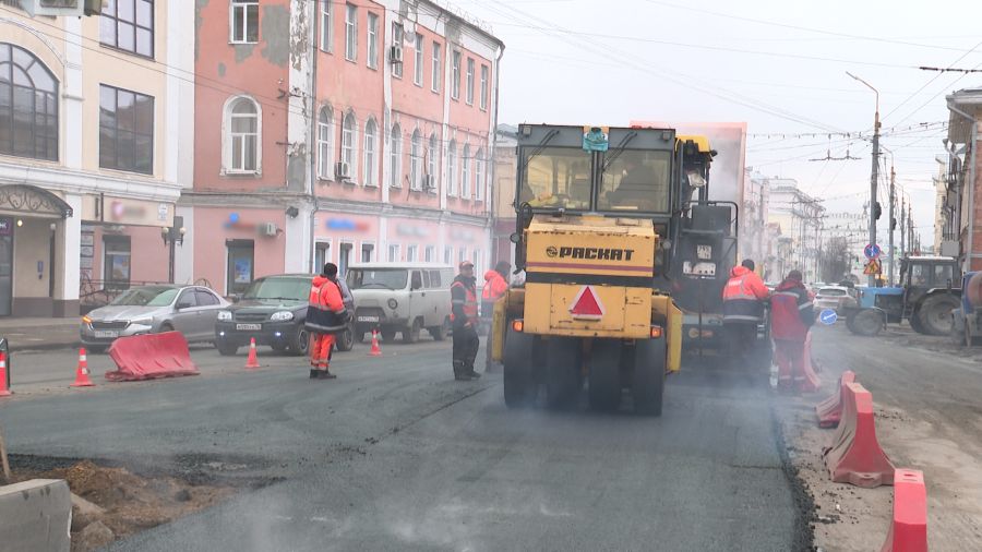 Ярославские власти проверили ход ремонта четырех основных магистралей города