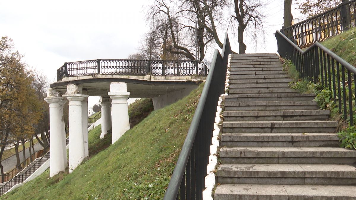 В Ярославле на смотровой площадке Губернаторского дома установят подсветку  и будут проводить свадьбы - Вести Ярославль