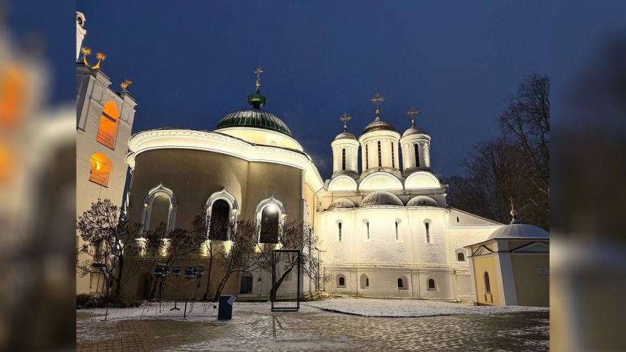 Два главных объекта Ярославского музея-заповедника украсила подсветка