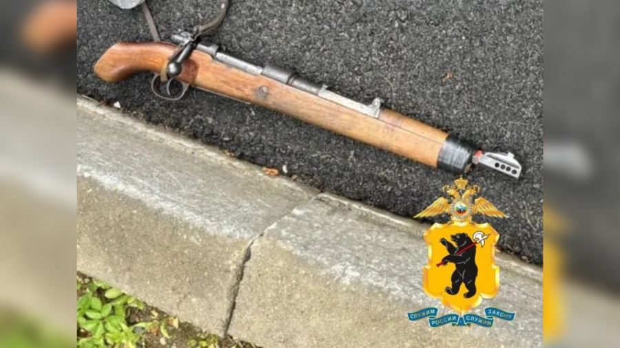 В Данилове бывший охотник ранил себя в грудь из ружья