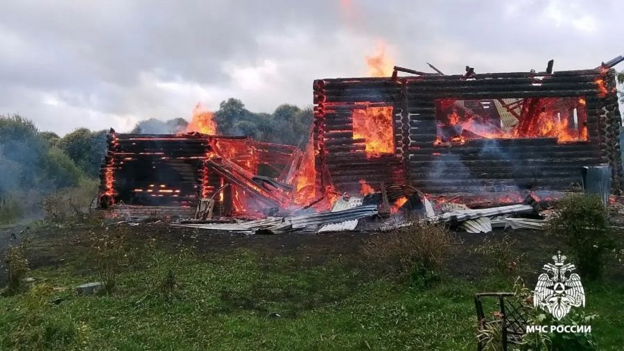 В МЧС рассказали причину пожара, уничтожившего дом в Большесельском округе