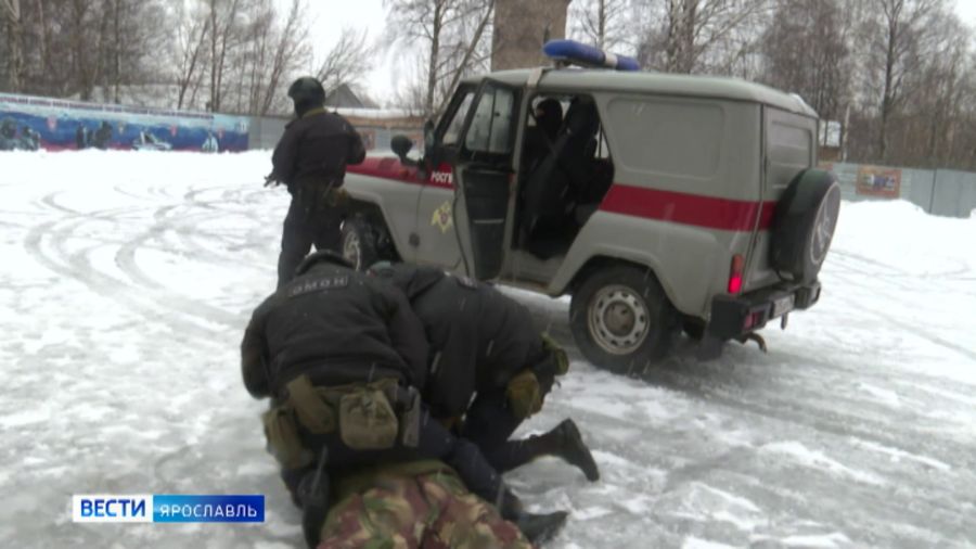 На базе ярославского ОМОН прошла акция «В армию на денек»